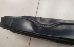 Усилитель заднего бампера для Volkswagen Tiguan 2009 года на фотографиях