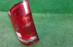 Фонарь правый для Mercedes-Benz Vito 2021 года на фотографиях