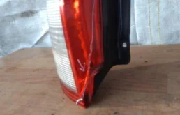 Фонарь левый для Nissan X-Trail 2001 года на фотографиях