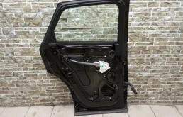 Дверь задняя левая для Audi Q3 2011 года на фотографиях