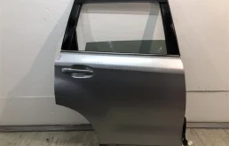 Дверь задняя правая для Subaru Forester 2015 года на фотографиях