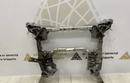 Подрамник двигателя для BMW 5er 2021 года на фотографиях