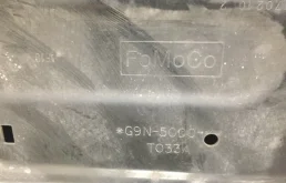 Подрамник двигателя для Volvo S80 2013 года на фотографиях