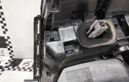 Фонарь внешний правый для Volvo XC90 2019 года на фотографиях