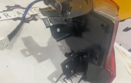 Фонарь правый для Lexus RX 2012 года на фотографиях