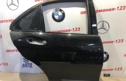 Дверь задняя правая для Mercedes-Benz C class 2010 года на фотографиях
