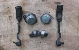 Опора двигателя передняя левая верхняя для BMW X3 на фотографиях