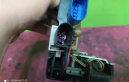 Замок передней левой двери для Volkswagen Touareg 2005 года на фотографиях