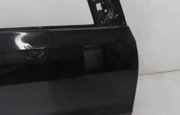 Дверь (в сборе) передняя правая для Volkswagen Polo 2018 года на фотографиях