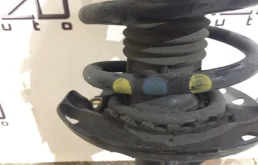 Амортизатор передний левый для Volvo S80 2011 года на фотографиях