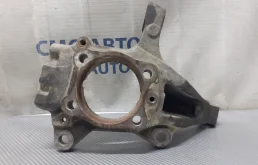 Кулак поворотный правый для Volvo XC90 2005 года на фотографиях