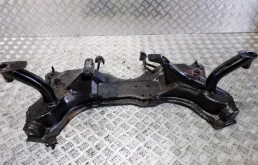 Подрамник двигателя для Suzuki SX4 2008 года на фотографиях