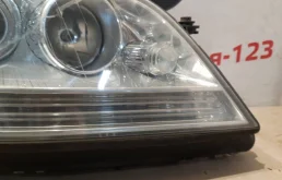 Фары для Mercedes-Benz M class 2006 года на фотографиях