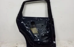 Дверь задняя левая для Porsche Macan 2023 года на фотографиях