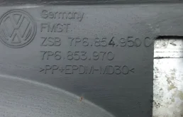 Стекло двери заднее правое для Volkswagen Touareg 2015 года на фотографиях