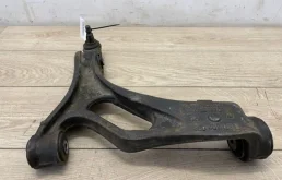 Рычаг передний левый нижний для Volkswagen Touareg 2008 года на фотографиях