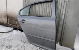Дверь задняя правая для Skoda Octavia 2012 года на фотографиях