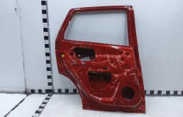 Дверь задняя левая для Suzuki SX4 2015 года на фотографиях