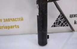 Амортизатор передний левый для Skoda Octavia 2020 года на фотографиях