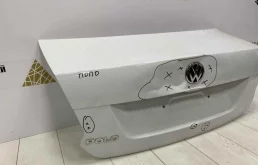 Замок багажника для Volkswagen Polo 2016 года на фотографиях