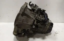 Усилитель переднего бампера для Kia Rio 2013 года на фотографиях