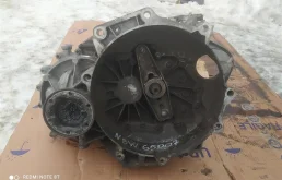 МКПП для Volkswagen Golf 2009 года на фотографиях