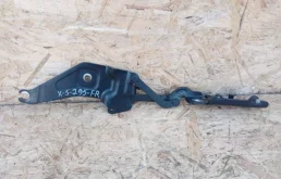 Петля капота правая для BMW X5 на фотографиях