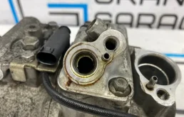 Компрессор кондиционера для Mercedes-Benz C class 2002 года на фотографиях