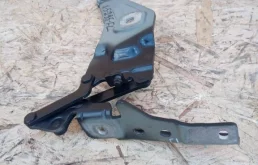 Петля капота правая для BMW X5 на фотографиях