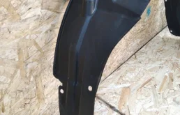 Подкрылок передний левый для Suzuki Grand Vitara 2006 года на фотографиях