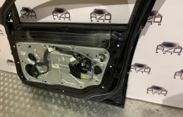 Двери для Volvo S80 2015 года на фотографиях