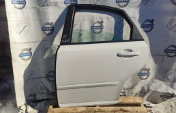 Дверь задняя левая для Volvo S40 2006 года на фотографиях