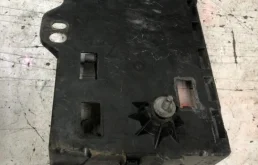 Поддон аккумулятора для Citroen C4 2010 года на фотографиях