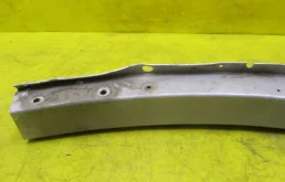 Усилитель бампера передний верхний для Opel Astra 2005 года на фотографиях