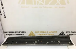 Накладка двери багажника для Volkswagen Touareg 2010 года на фотографиях