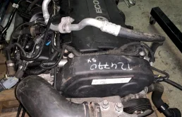 Двигатель без навесного для Opel Astra 2006 года на фотографиях