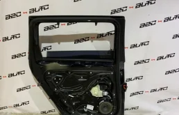 Дверь задняя левая для Volkswagen Passat 2005 года на фотографиях