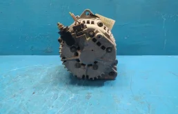 Генератор для Nissan X-Trail 2000 года на фотографиях