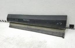 Накладка двери багажника для Toyota RAV4 2013 года на фотографиях