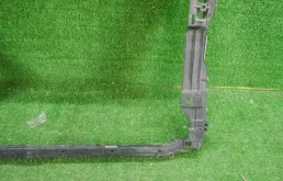 Панель радиатора (телевизор) для Volkswagen Golf 2015 года на фотографиях