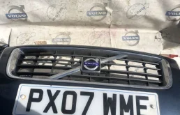 Решетка радиатора для Volvo S80 2009 года на фотографиях