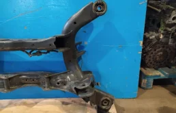 Задняя балка для Nissan Teana 2011 года на фотографиях