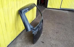 Крышка багажника для Subaru Forester 2008 года на фотографиях