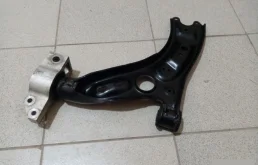 Рычаг передний правый нижний для Volkswagen Tiguan на фотографиях