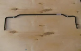 Стойка стабилизатора задняя для Nissan X-Trail 2004 года на фотографиях