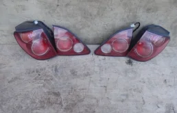 Фонарь правый для Lexus RX 2000 года на фотографиях