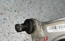 Рычаг передний правый верхний для BMW 5er 2018 года на фотографиях