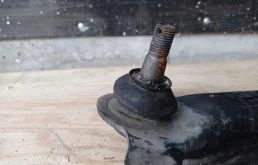 Рычаг передний левый верхний для Suzuki Grand Vitara 2006 года на фотографиях