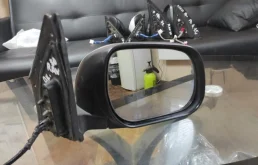 Зеркало боковое правое для Toyota RAV4 2012 года на фотографиях