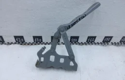 Петля капота правая для Kia Sportage на фотографиях